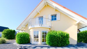Haus verkaufen Mit oder ohne Makler – was Eigentümer wirklich wissen müssen